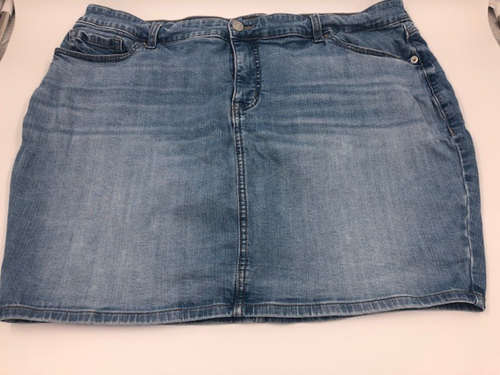 Torrid Mini Vintage Stretch Denim Skirt Size 20